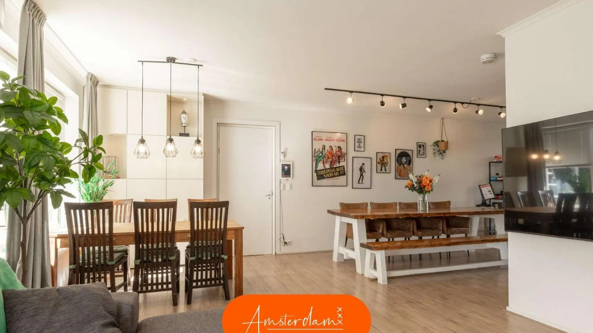 Amsterdam Group Stay - Jacuzzi, Sauna & Cinema ズワーネンブルク オランダ